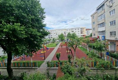 Apartament 3 camere ,situat in Rovinari, Aleea Zorilor - 17
