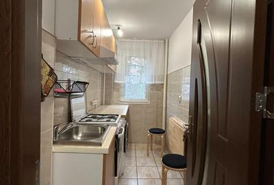 Apartament cu 2 camere decomandat în Drumul Taberei