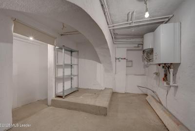 In Cartierul Evreiesc, casa 3 camere pivnita si mansarda open space. - 18