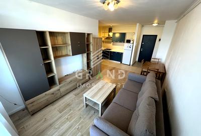 Apartament cu 3 camere semidecomandat, mobilat în Iris