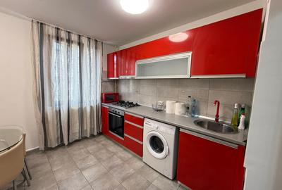 Apartament cu 3 camere semidecomandat, mobilat în Valea Oltului