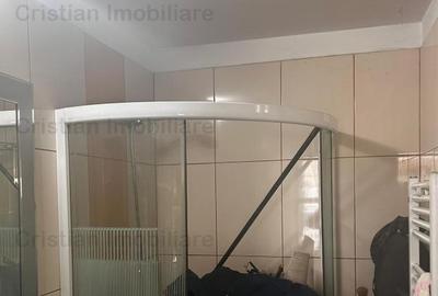 Republicii -Pta Mare , vitrina 7m ,Spatiu cu VAD Comercial  35 mp - 1