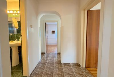Casa Individuala - 10 Camere - Teren 990 MP - 288 MP utili - Gradina & Anexe - 15