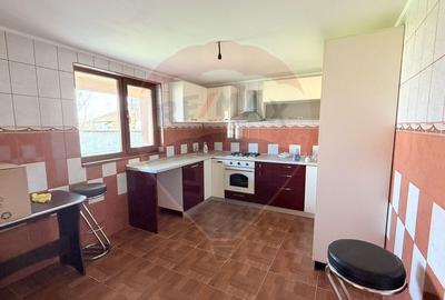 Casă cu 4 camere de vânzare Nămoloasa I Galati - 6