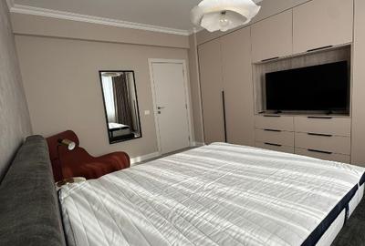 Apartament cu 3 camere decomandat, mobilat în Băneasa