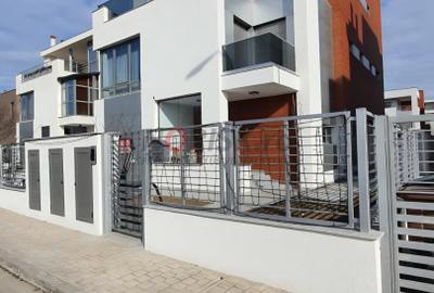 Elite Lakefront Villa – Greenlake - 4
