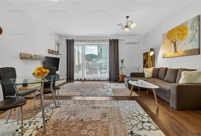 Apartament cu 2 camere decomandat, mobilat în Central