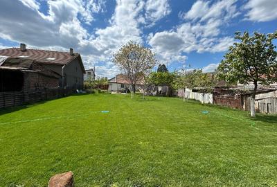 Proprietar vând teren 883 mp, front 17,5 ml, cu casă locuibilă, Mehala - 1