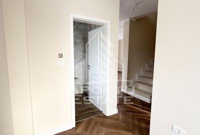 Duplex cu perete dublu, 4 camere si 3 bai finalizat, toate utilitatile - 12