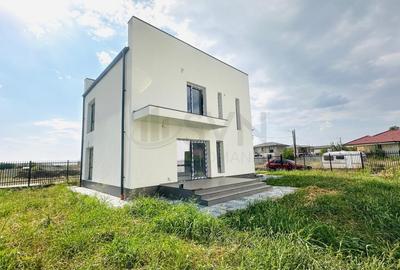 Casă individuală cu 4 camere în Corbeanca