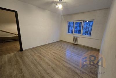 Apartament cu 3 camere semidecomandat în Valenta
