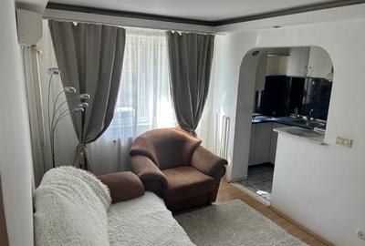 Persoana fizică,vând apartament în Podu ros - 2