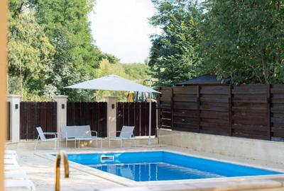 Casă superfinisată, complet mobilată, cu piscină încălzită – 5 camere, 5 băi - 1