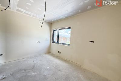 Duplex cu 3 camere si teren de 247 mp de vanzare in localitatea Sacalaz - 13