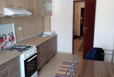 Apartament 2 camere decomandat, etaj 3, centrala, Piata Tomis III - 1