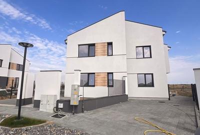 Comision 0%. Duplex spatios 120 mp. Panouri solare.  380 mp teren.  La cheie. - 3