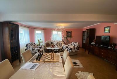 Casa 210 mp-garaj-curte amenajata-panouri solare-Ghinda - 2