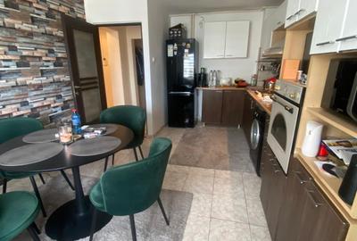 Apartament cu 3 camere în Mioriței
