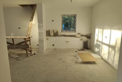 FARA COMISIOANE in Gulia vatra Satului la drum asfaltat casa 4 camere 2 bai P+M - 30