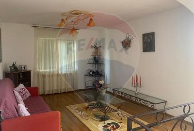 Casă / Vilă cu 5 camere de vânzare în zona Central - 32