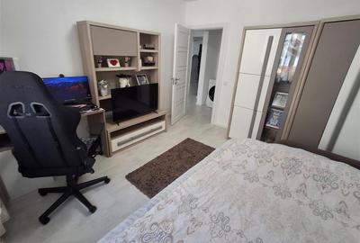 Apartament 3 camere decomandat pivnita zona Vasile Aaron - 9