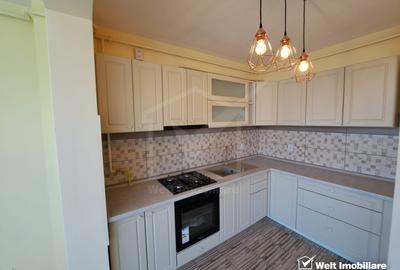 Apartament cu 3 camere semidecomandat în Florești