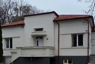 Proprietate unicat, casa interbelica, renovata, Copou - 1