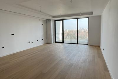 Apartament cu 3 camere decomandat în Floreasca