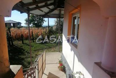 Casa situata in Bumbesti Pitic - Carligei - 2