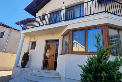 Casă individuală cu 4 camere în Tineretului