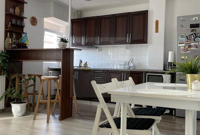 Apartament cu 2 camere decomandat, mobilat în P-ța Romană