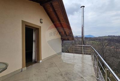 Casă de vânzare Bran Sohodol teren  intravilan 10.331 mp două locuințe - 35