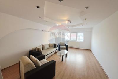 Apartament cu 2 camere de vânzare în zona 1 Mai - 5