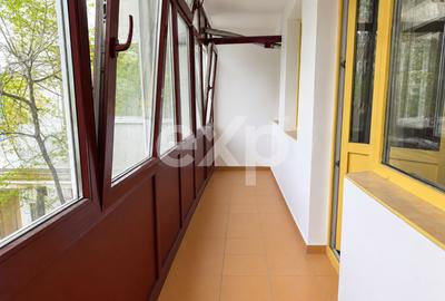 Apartament cu 3 camere decomandat de vânzare, etaj 1-Zona Cornișa - 8