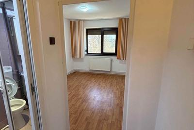 De vânzare apartament 3 camere Obor Microhala - 6