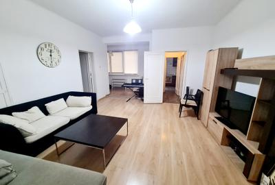 Apartament cu 2 camere semidecomandat, mobilat în Cișmigiu