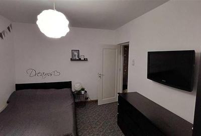 Garsonieră decomandată în Tei