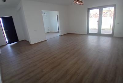 Casa 4 cam , 2 bai | Placa beton la pod | Teren 400mp ! 5 min Primarie - 10