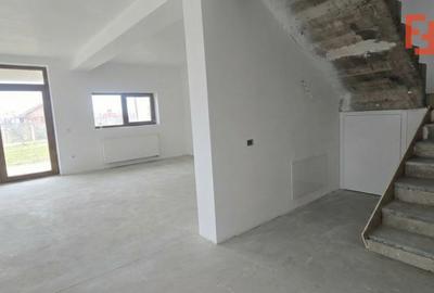 Duplex spatios cu 5 camere de vanzare, zona Mosnita Noua - 4