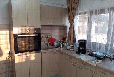 Vila noua P+1, 280mp construiti, zona Centrala, St - 400 mp cu 12 deschidere - 14