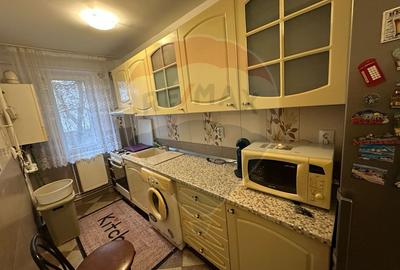 ZONA CENTRALA- ap. 3 camere - DE VANZARE - 8