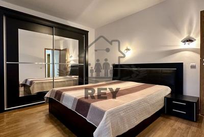 Apartament 4 camere cu garaj zona Strand- V.Aurie - 1