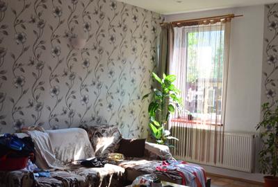 Azuga-Apartament cu trei camere la parter - 2