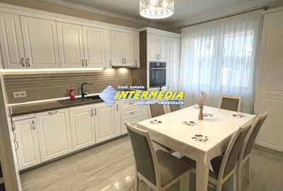 Casă individuală cu 4 camere în Cetate