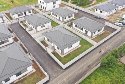 Casa individuala, parter, 4 camere+ parcare,+ curte proprie 380 mp, - 2