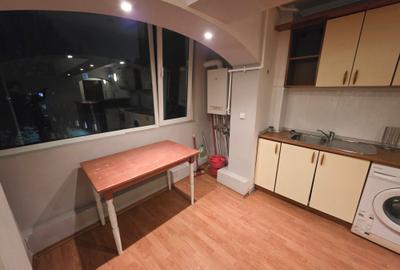 Apartament cu 2 camere semidecomandat în Cișmigiu