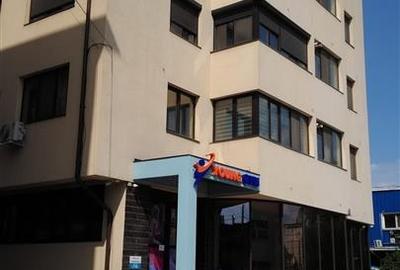 Apartament cu 2 camere semidecomandat în Baza 3