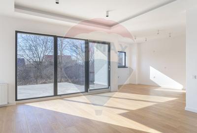 Casă individuală cu 5 camere în Cernica