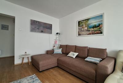 Apartament cu 3 camere decomandat în Vatra Luminoasă