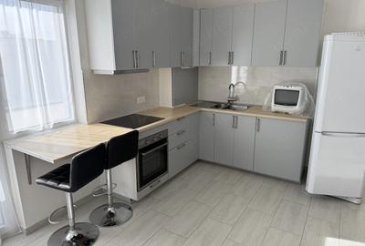 Apartament cu 3 camere semidecomandat, mobilat în Vest